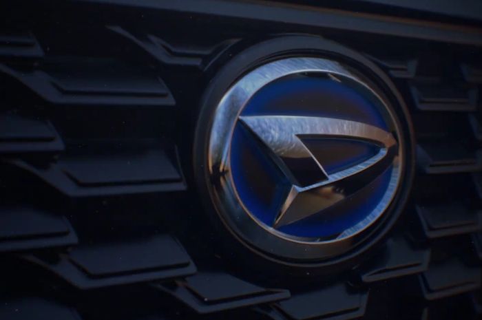 Produk baru Daihatsu akan pakai logo berwarna biru