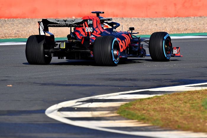 Pembalap muda Red Bull Racing, Max Verstappen, berkesempatan untuk menjajal mobil, RB15