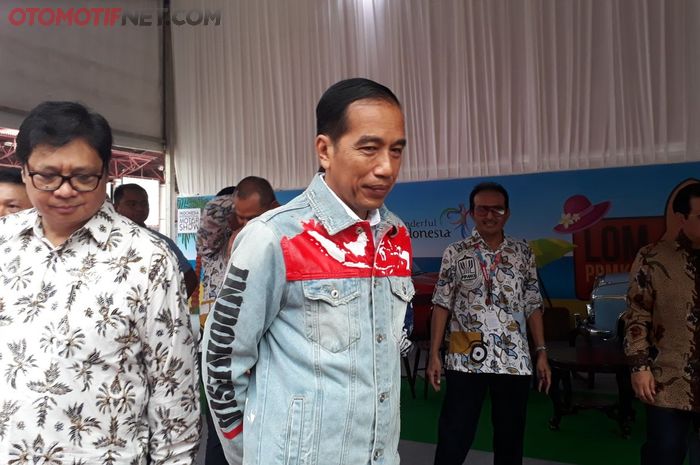 Jokowi saat mengunjungi pameran otomotif di Kemayoran