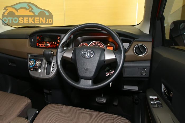 Interior Toyota Calya