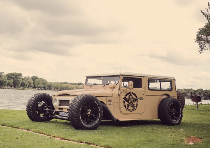 Modifikasi Toyota Land Cruiser FJ40 alias Hardtop dibikin ceper ala hot rod