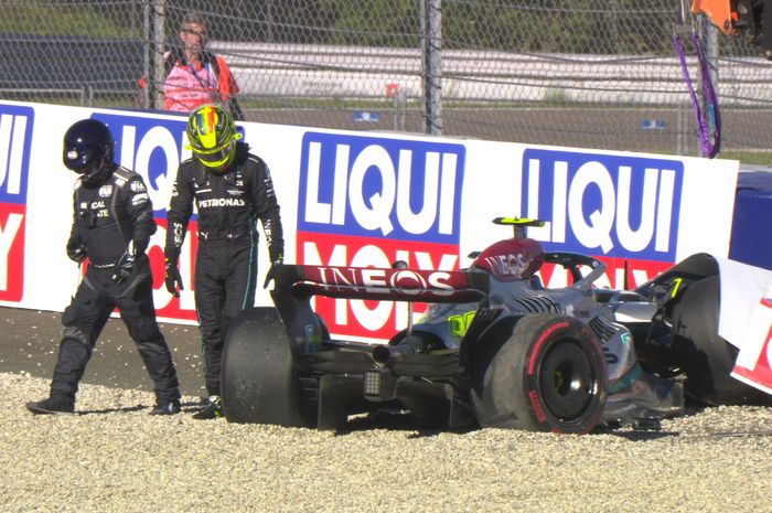 Lewis Hamilton kecelakaan dalam kualifikasi F1 Austria 2022, begini kondisi mobil Mercedes W13 miliknya