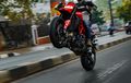 Ducati Hypermotard Punya Tenaga 114 Dk, Knalpot Ganda, Wheelie Mudah!