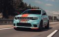 Jeep Grand Cherokee Trackhawk Pasang Livery Gulf Racing, Tenaganya Bengis