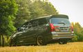 Interior dan Audio Toyota Innova Lama Mencolok Pakai Warna Merah Marun
