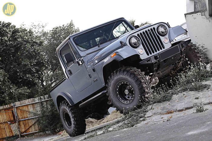 Jeep CJ-6