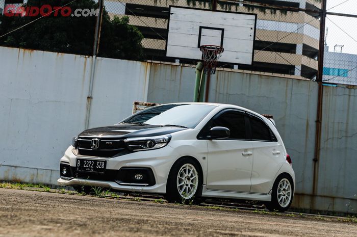 Modifikasi Honda Brio lama makin ganteng setelah pasang muka Mobilio RS