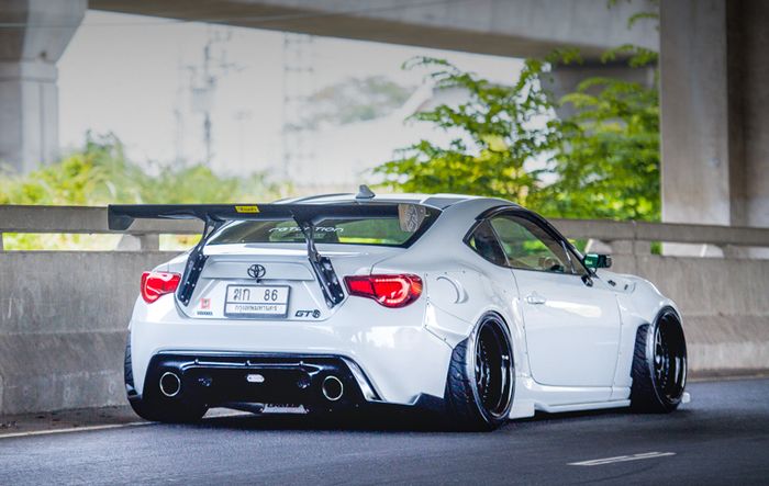 Modifikasi Toyota 86 Rocket Bunny juga upgrade mesin dan kabin