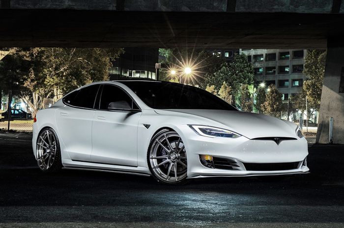 Modifikasi Tesla Model S tampil menawan main gaya simpel sporty