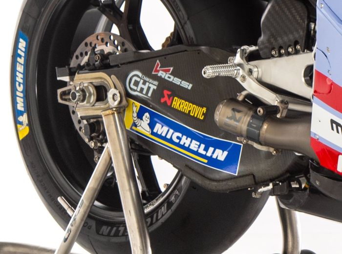 Logo VRossi di swingarm motor tim Gresini Racing