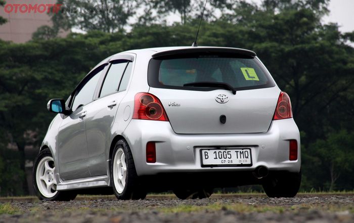 Toyota Yaris S Limited 2012 milik Ical, tampak belakang