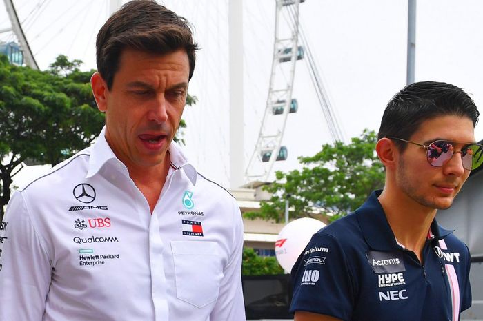 Toto Wolff (kiri) mengonfirmasi Eteban Ocon (kanan) sebagai pembalap ketiga Mercedes