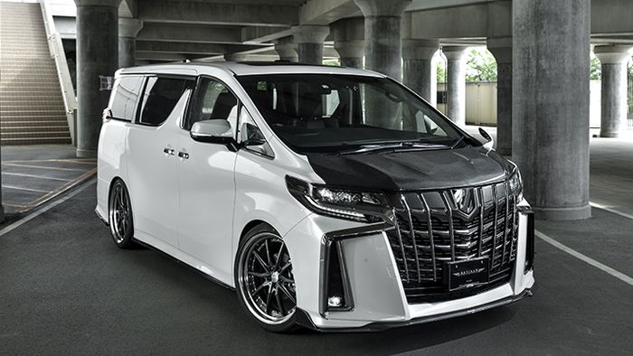 Artisan Spirits bikin beda aura Toyota Alphard pakai add-on serat karbon