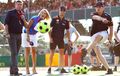 Serunya Video Pembalap F1 Nendang Bola, Kayak di Piala Dunia Aja