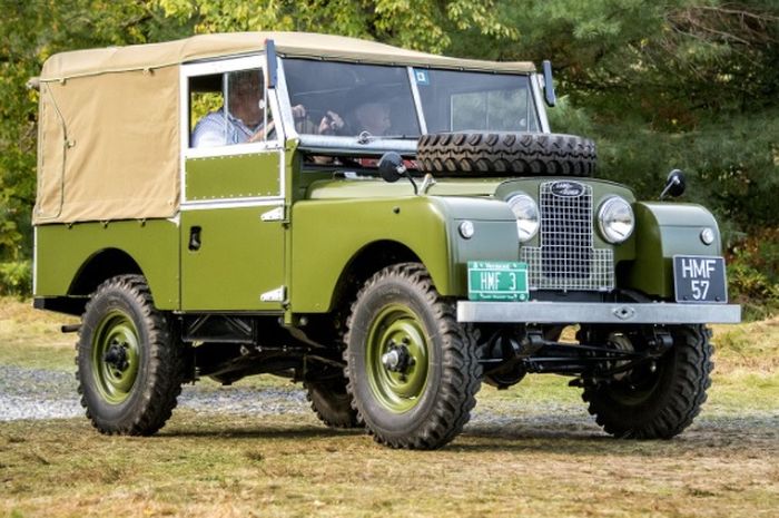 Land Rover Defender Series I lansiran 1948 yang sudah melalui proses restorasi