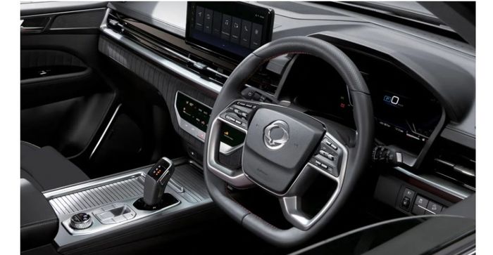 Desain kokpit KGM Rexton