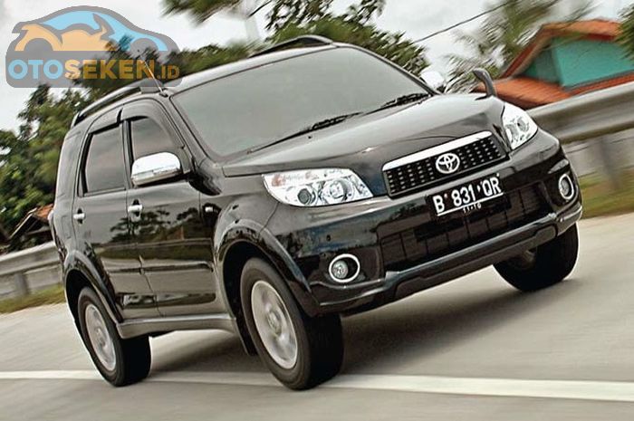 Spesifikasi dan kisaran harga Toyota Rush tahun 2012 seken