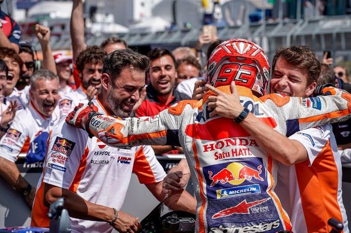 Marc Marquez merayakan kemenangan MotoGP Jerman Serba Angka 9