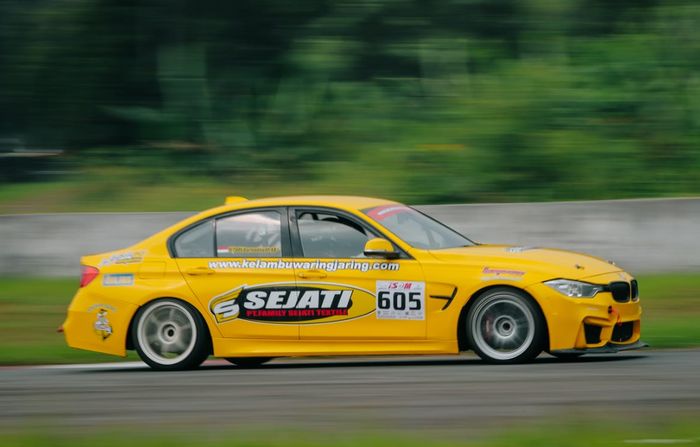 H. Teddy Darmansyah saat beraksi menggunakan BMW F30