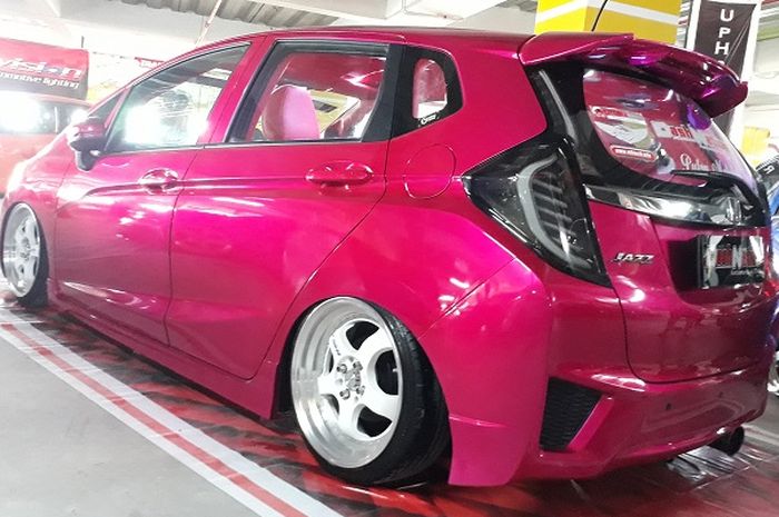  Aslinya kuning yang kemudian di cat ulang jadi candy pink