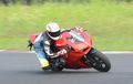 Test Ride Ducati Panigale V2, Bobot Tipis Dengan ZX-25R, Racy Abis!