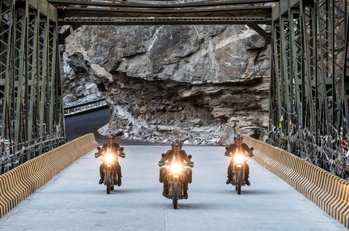 Royal Enfield Himayan kini hadir dengan tiga pilihan warna baru