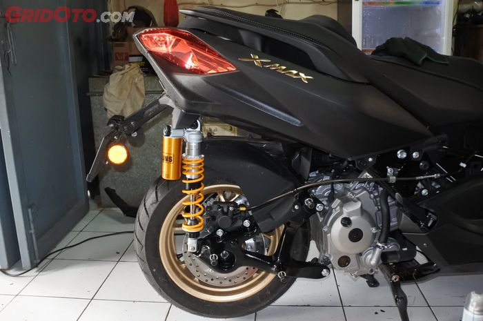 Shockbreker Ohlins di Yamaha XMAX.