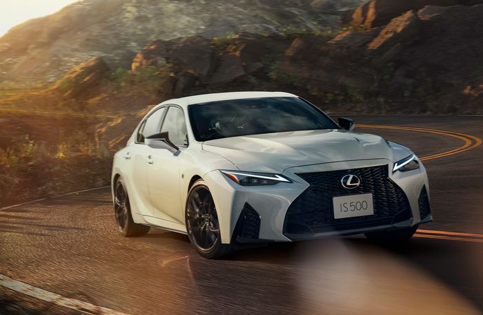 Lexus IS 500 F Sport Performance telah diperkenalkan sebagai mobil baru Lexus IS terkencang di Jepang.