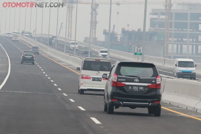 Jalan Tol Layang Mohamed Bin Zayed (MBZ)