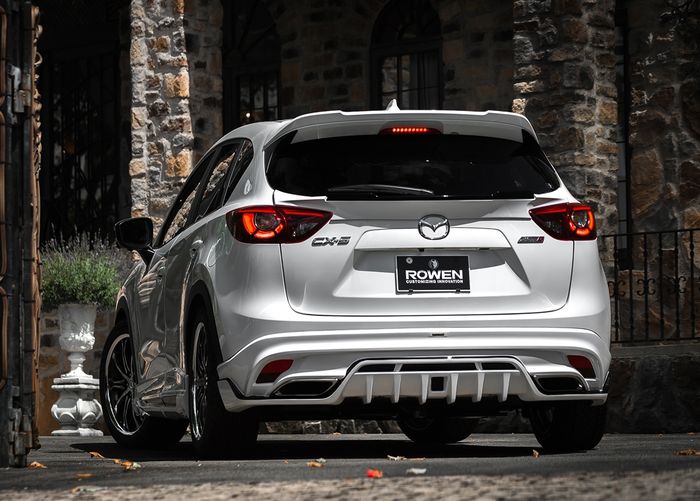 Tampilan belakang modifikasi Mazda CX-5 lawas Rowen dibikin lebih modis