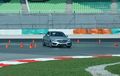 Sensasi Drifting Pakai Mercedes-Benz C 250 di Sirkuit Sepang Malaysia