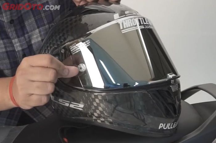 Tear off post di visor helm