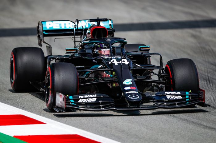 Lewis Hamilton jadi yang tercepat, Valtteri Bottas berhasil mengungguli Max Verstappen di FP2 F1 Spanyol 2020