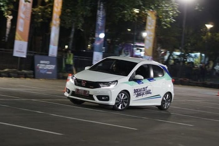 Ilutrasi, Honda Brio RS adalah salah satu mobil yang dilengkapi DBW