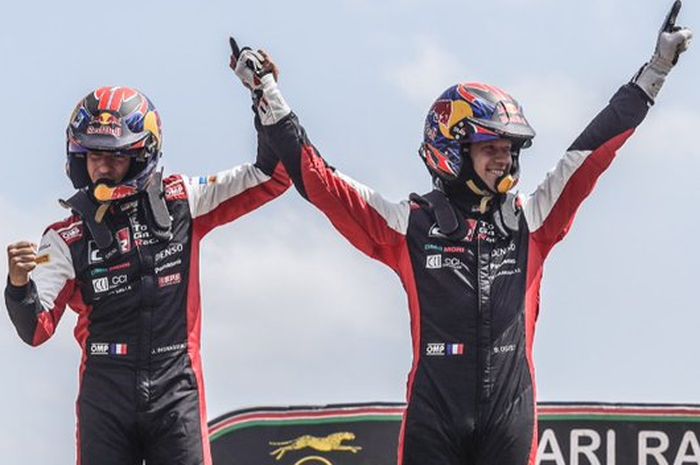 Menang di Reli Safari 2021, Sebastien Ogier (kanan) dan co-driver-nya semakin kokoh di puncak klasemen 