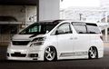 Toyota Vellfire Lama Jadi Stylish Kombo Body Kit Custom dan Pelek Kece