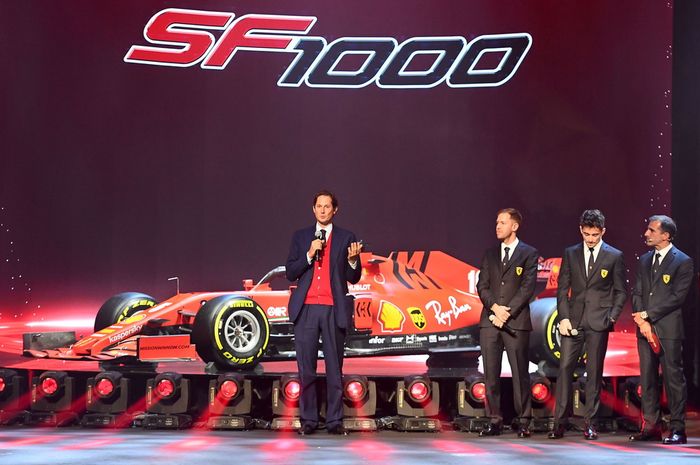 Ferrari SF1000. Pemakaian nama SF1000 untuk menyambut tim Ferrari balapan F1 ke-1000 tahun ini