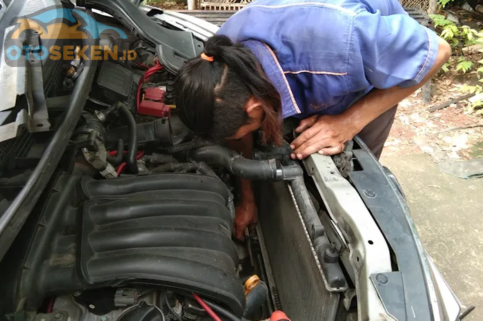 Penyebab radiator mobil bocor tiba-tiba