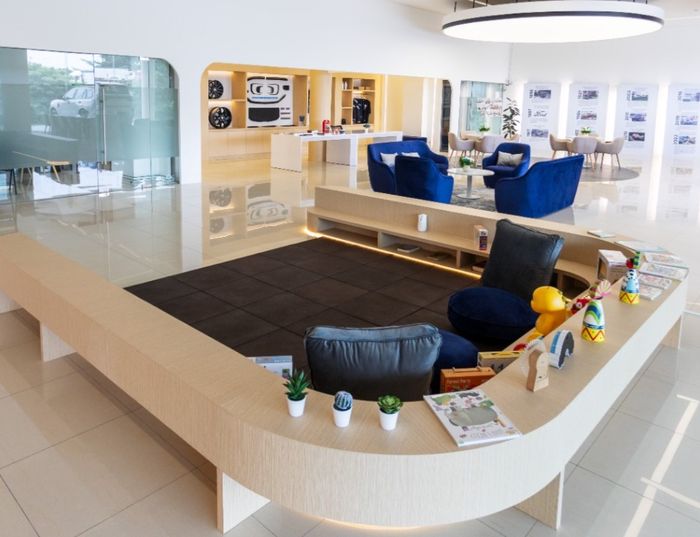 Salah satu bagian ruangan di Ford Experience Center