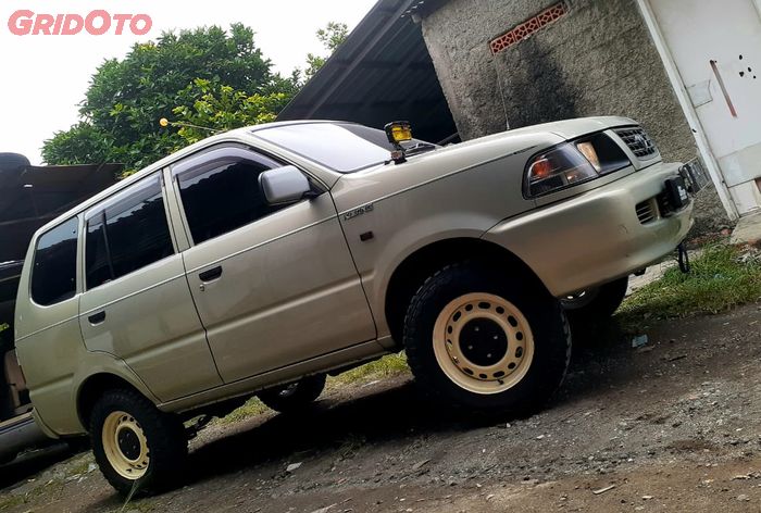 Kijang Kapsul gagah dengan kaki-kaki tinggi