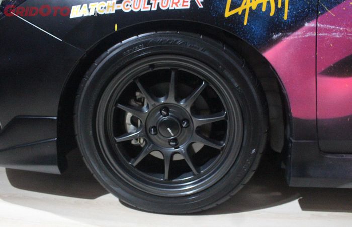 Honda City HB pasang pelek DNZ Wheels r16 plus ban Advan Neova