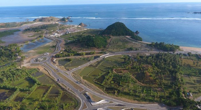 Rencana pembuatan sirkuit di Mandalika, Nusa Tenggara Barat yang akan digunakan untuk MotoGP dan World Superbike.