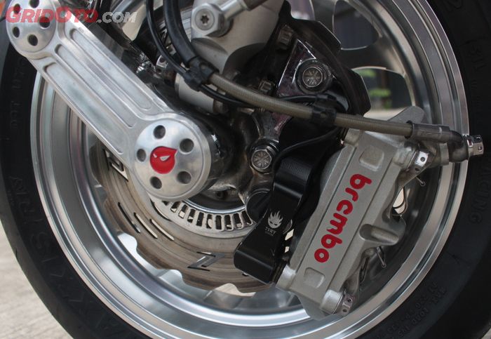 Vepsa Sprint 150 pasang kaliper Brembo Monoblok M50