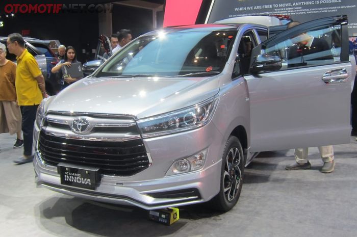 Ilustrasi Toyota Kijang Innova