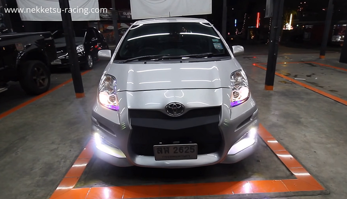 Tampilan depan modifikasi Toyota Yaris lama
