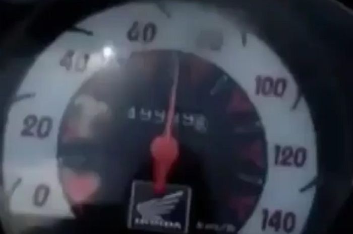 Spidometer berputar tanpa limit