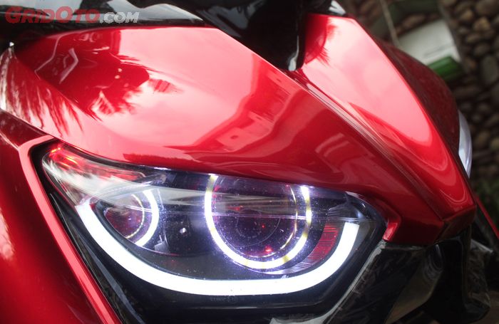 Yamaha XMAX custom headlamp projektor Fortuner VRZ dan alis DRL