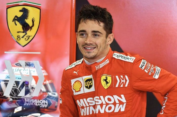 Pembalap Ferrari, Charles Leclerc dikabarkan mendapatkan kenaikan gaji hingga 3 kali lipat. 