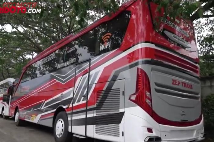 Big bus Hino R260 dengan sasis Adi Putro yang dijual di Glourious Mitra Abadi (GMA)