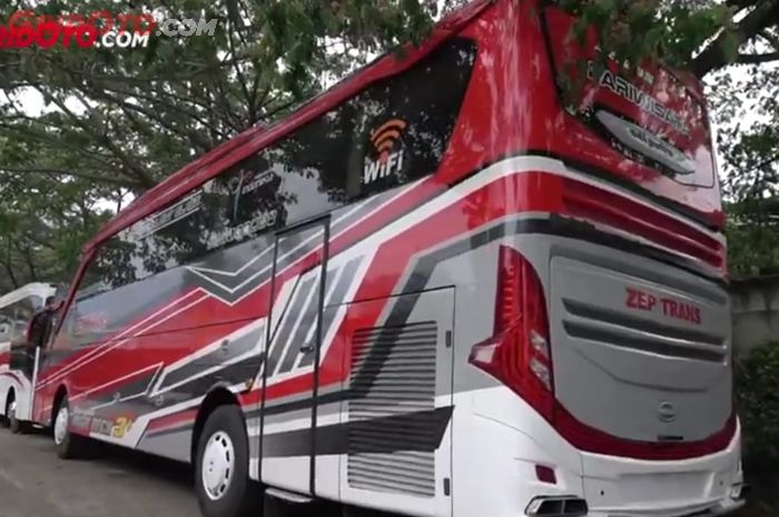 Big bus Hino R260 dengan karoseri Adi Putro yang dijual di Glourious Mitra Abadi (GMA)